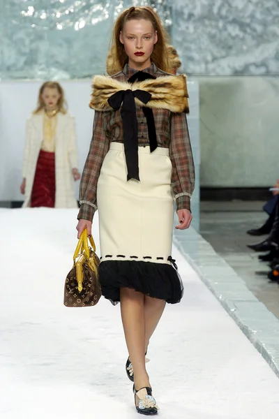 Look 2